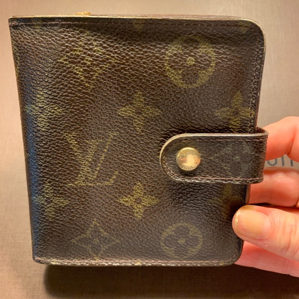 ❤️ LOUIS VUITTON Zippy Compact Mono Snap Wallet